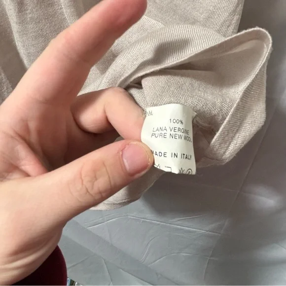 Gucci Women’s XS Beige Cream Pure New Wool Made in Italy V Neck Sleeveless Top - Picture 4 of 5